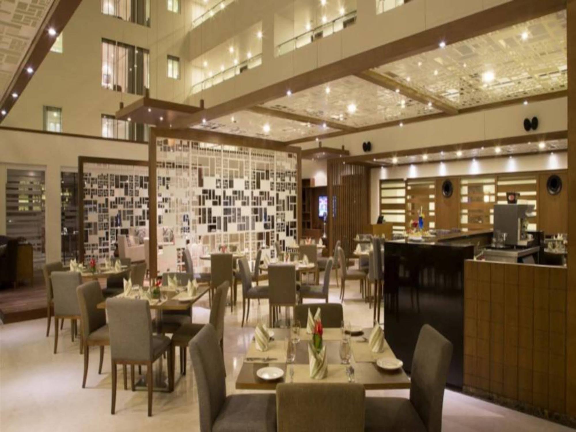 Hotel Oakwood Residencia Prestige Whitefield Bangalore Exterior foto